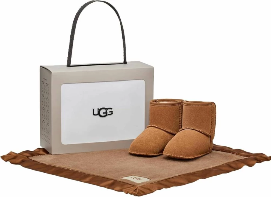 UGG Unisex Baby Classic Boots & Lovey Gift Set - Warm Winter Fashion Booties for Infants