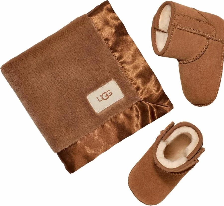 UGG Unisex Baby Classic Boots & Lovey Gift Set - Warm Winter Fashion Booties for Infants
