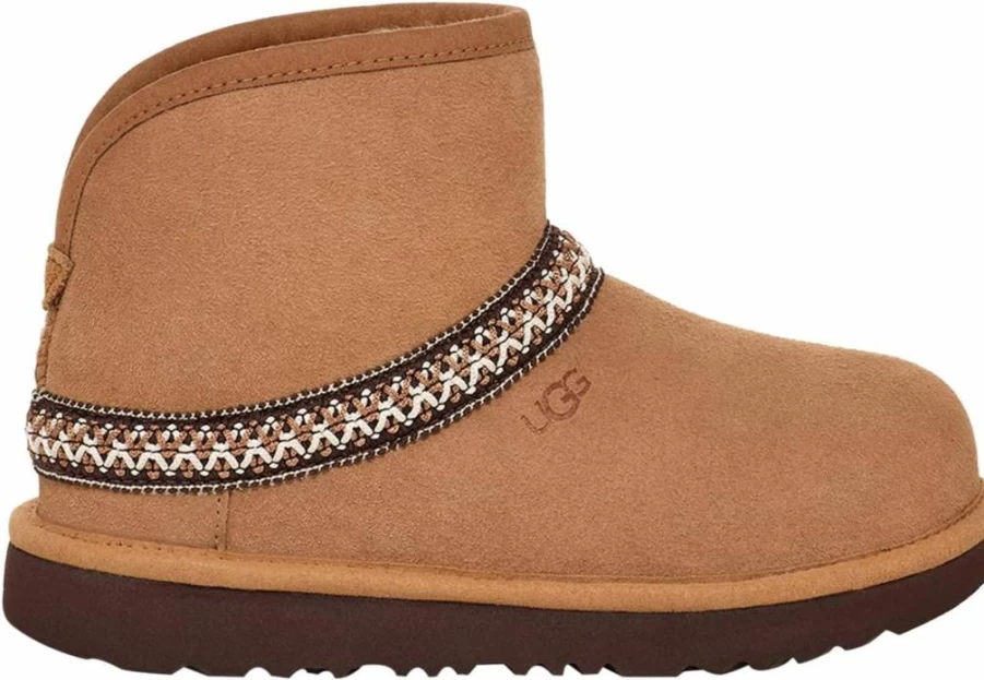 UGG Unisex Kids Classic Mini Crescent Fashion Boots for Children